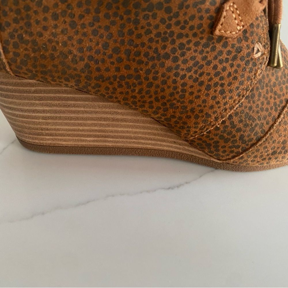 Toms Tan Wedge Ankle Boots - Picture 7 of 7